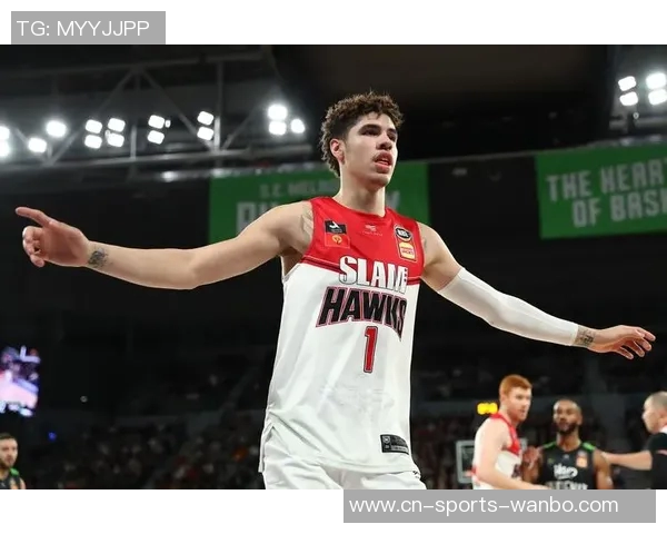 拉梅洛鲍尔三分球火力全开16投10中砍下28分4篮板13助攻1抢断表现惊艳