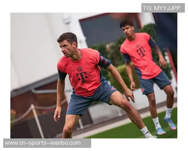 穆西亚拉提前结束假期重返拜仁训练基地全力备战新赛季